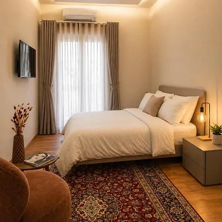 Casa Amore- Minimal Chic *