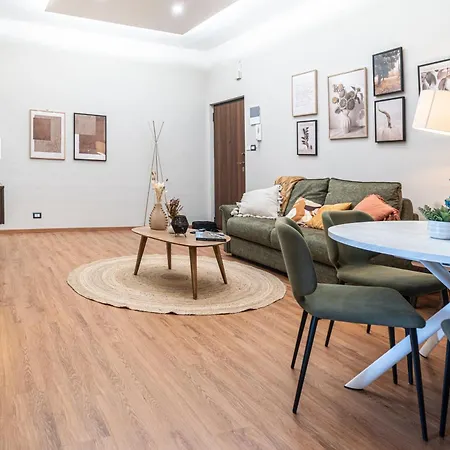 Casa Amore- Minimal Chic Katanya